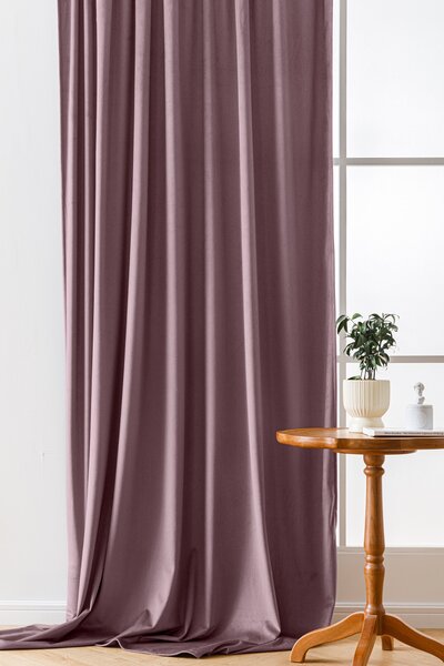Jasnofioletowa zaciemniająca zasłona VELVET 140x250 cm Zawieszanie: Metalowe pierścienie