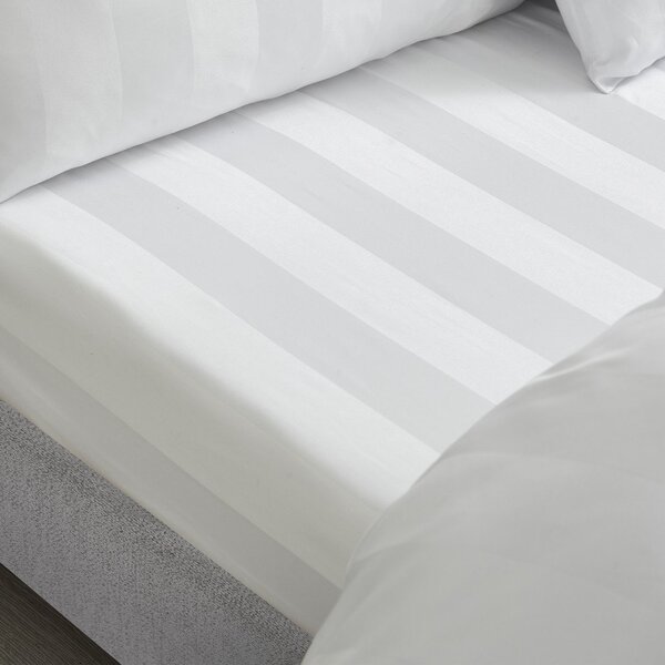Białe satynowe prześcieradło z gumką 150x200 cm So Soft Satin Stripe – Catherine Lansfield