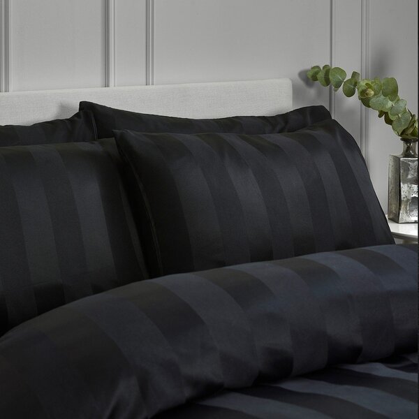 Czarna satynowa pościel jednoosobowa 135x200 cm So Soft Satin Stripe – Catherine Lansfield