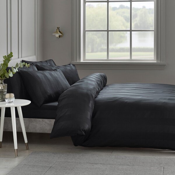 Czarna satynowa pościel jednoosobowa 135x200 cm So Soft Satin Stripe – Catherine Lansfield