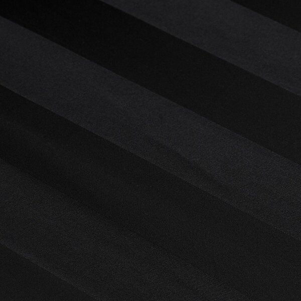 Czarne satynowe prześcieradło z gumką 150x200 cm So Soft Satin Stripe – Catherine Lansfield