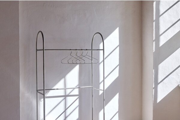 Metalowy stojak na ubrania w kolorze matowego srebra 92x186x39 cm Arch – Mette Ditmer Denmark