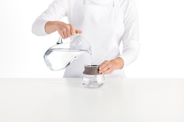 Jasnobrązowy szklany dzbanek do herbaty z sitkiem 500 ml – Lékué