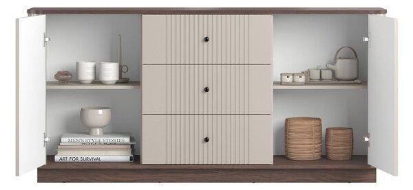 Komoda Vesper 160 cm z szufladami na cokole - kaszmir / orzech / czarne uchwyty