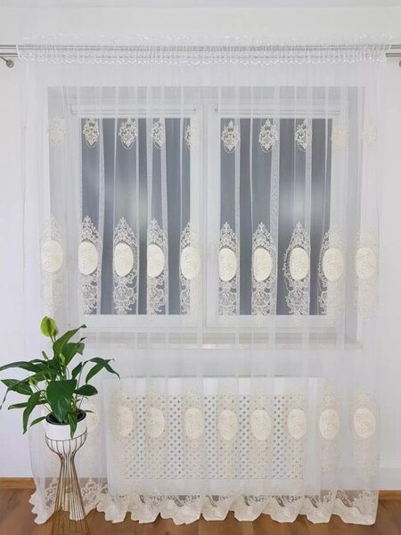 Firana z haftem i welurem- ecru 400x250 cm