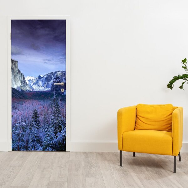 Fototapeta na drzwi - Zimowy krajobraz górski (95x205cm)