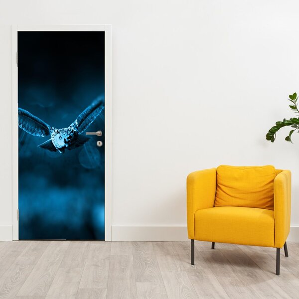 Fototapeta na drzwi - Latająca sowa (95x205cm)
