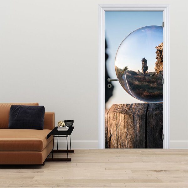Fototapeta na drzwi - Lupa i krajobraz (95x205cm)