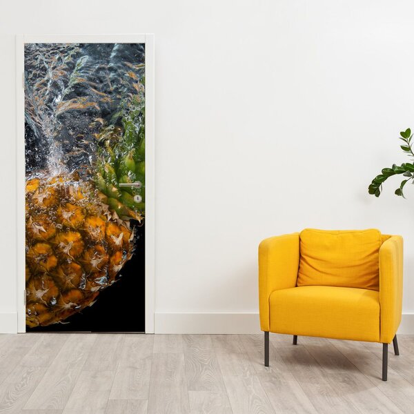 Fototapeta na drzwi - Ananas w wodzie (95x205cm)