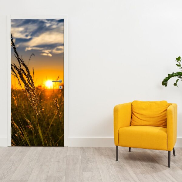 Fototapeta na drzwi - Pole o zachodzie Słońca (95x205cm)