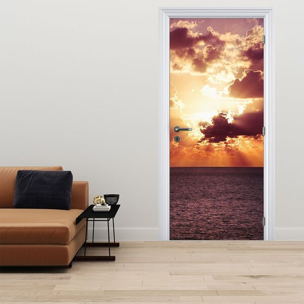 Fototapeta na drzwi - Słońce za chmurami (95x205cm)