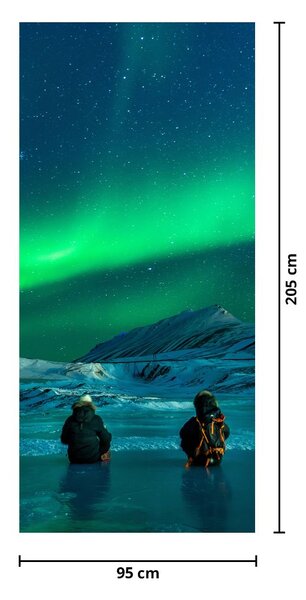 Fototapeta na drzwi - Ludzie w pobliżu zorzy polarnej (95x205cm)