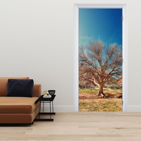 Fototapeta na drzwi - Drzewo na pustyni (95x205cm)