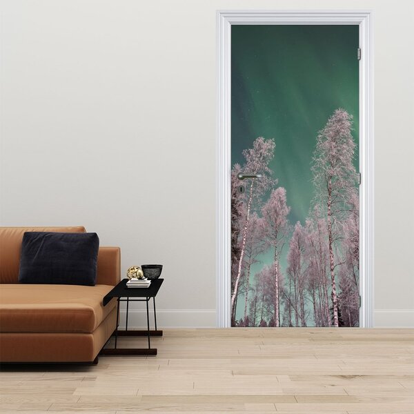 Fototapeta na drzwi - Zorza polarna nad zamarzniętymi drzewami (95x205cm)