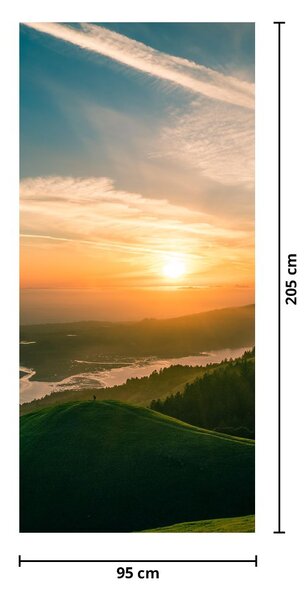 Fototapeta na drzwi - Wschód Słońca nad morzem (95x205cm)