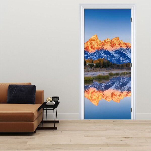 Fototapeta na drzwi - Ośnieżone szczyty gór (95x205cm)