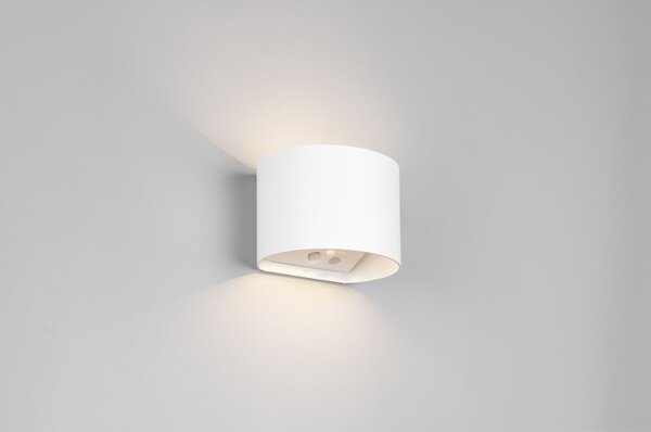 Lampa zewnętrzna ścienna LED z czujnikiem ruchu na USB (wysokość 10 cm) Genie – Reality