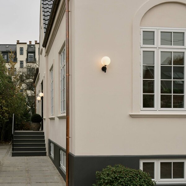 Nuura lampa zewnętrzna Miira, Ø 20 cm, czarny/opalowy możliwość ściemniania, czarny, metal, skandynawski