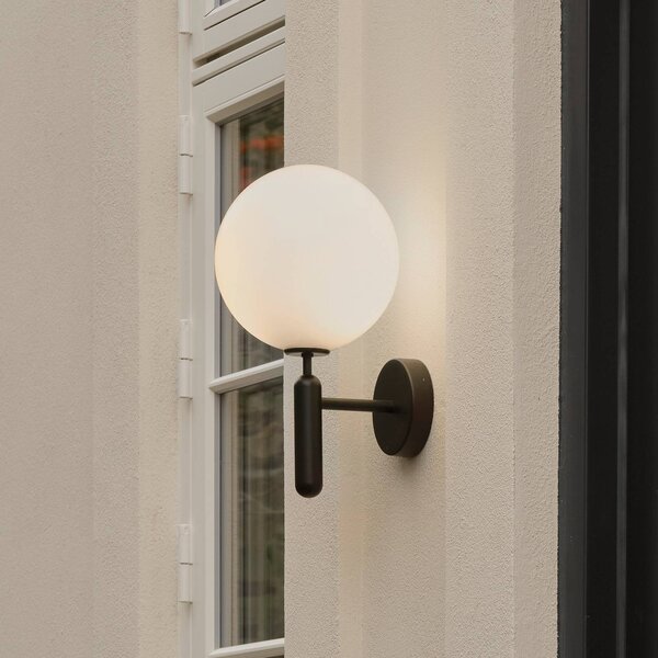 Nuura lampa zewnętrzna Miira, Ø 20 cm, czarny/opalowy możliwość ściemniania, czarny, metal, skandynawski