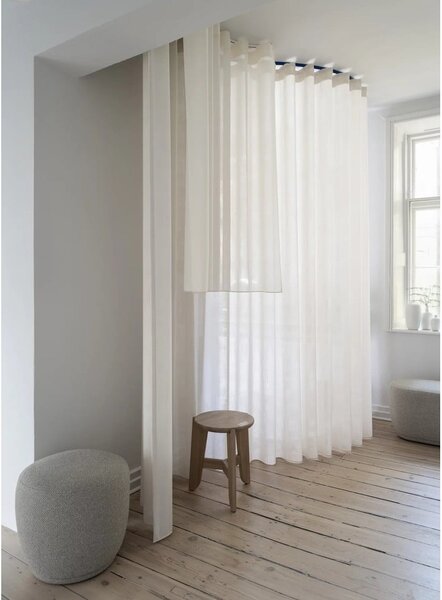 Beżowa sofa z materiału bouclé 137,5 cm KUON – Blomus