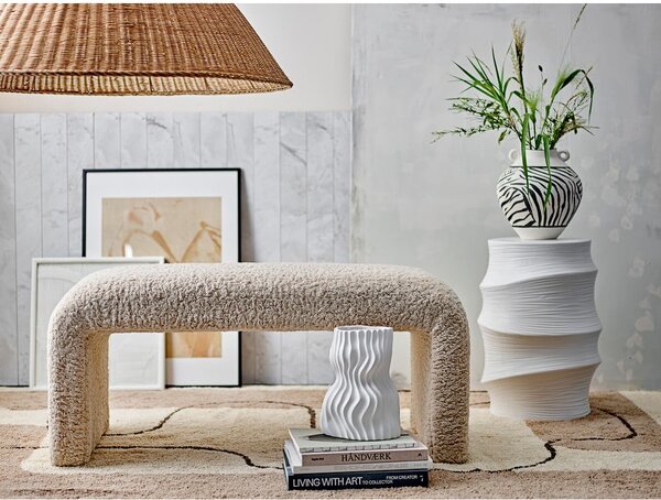 Kremowa ławka z materiału bouclé Bobbie – Bloomingville