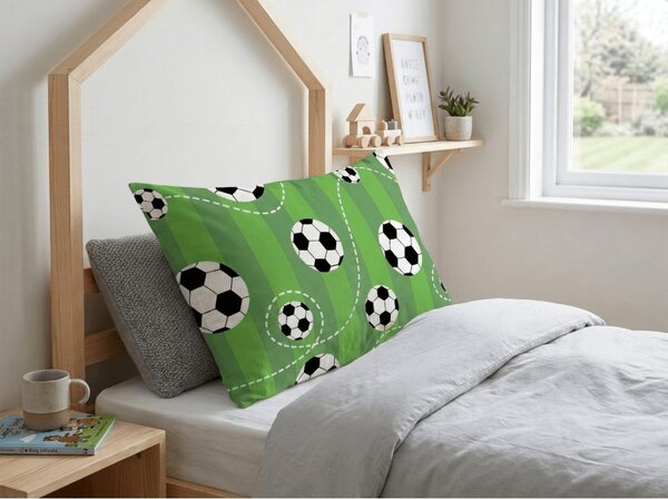 Poszewka na poduszkę z polibawełny FOOTBALL TIME POLY 70x90 cm, zielona