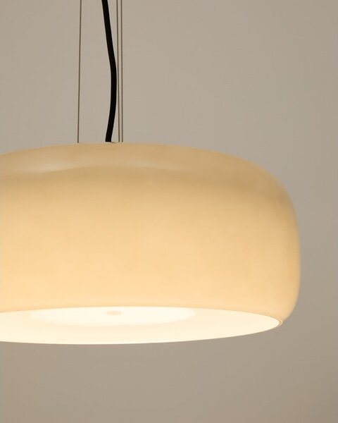 Szarobeżowa lampa wisząca LED ze szklanym kloszem ø 38 cm Reig – Kave Home