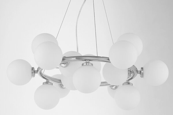 LAMPA WISZĄCA NOWOCZESNA CHROMOWANA BIAŁE KULE MARSIADA 15