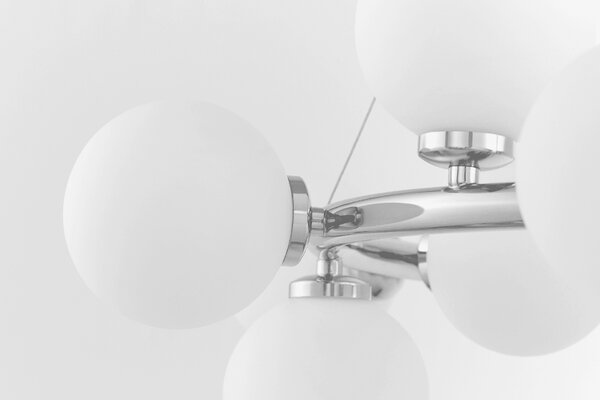 LAMPA WISZĄCA NOWOCZESNA CHROMOWANA BIAŁE KULE MARSIADA 15