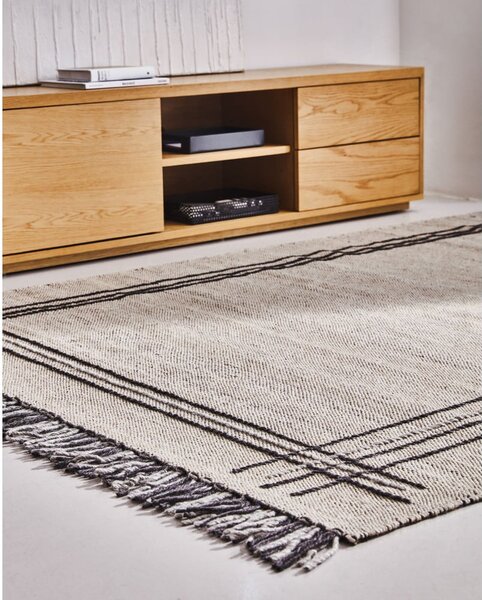 Szafka pod TV w dekorze dębu w naturalnym kolorze 150x44 cm Abilen − Kave Home