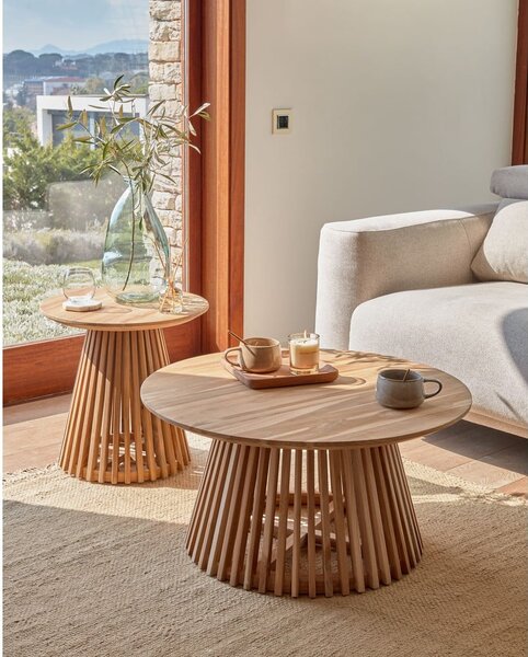 Stolik z drewna tekowego Kave Home Irune, ⌀ 80 cm