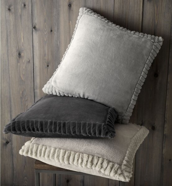 Poduszka dekoracyjna 55x55 cm Velvet and Faux Fur – Catherine Lansfield