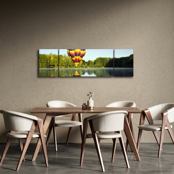 Obraz balonu na ogrzane powietrze nad jeziorem (170x50 cm)