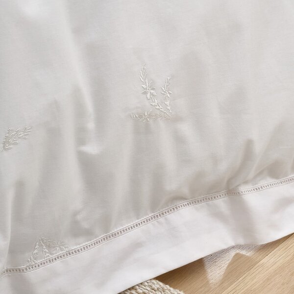 Biała bawełniana pościel dwuosobowa 200x200 cm Lottie Floral Embroidery – Bianca