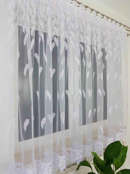 Firana gotowa z markizety biaÅa 300x120 cm z haftem i gipiurÄ , taÅma marszczÄ ca