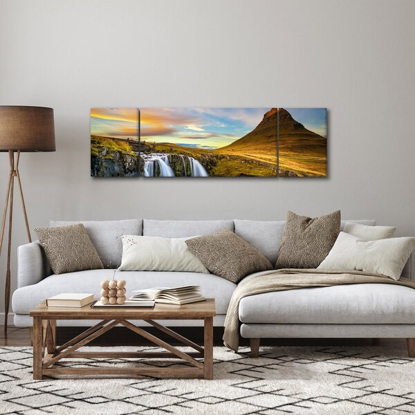Zdjęcie góry i wodospadów na Islandii (170x50 cm)