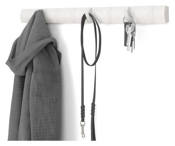 Wieszak ścienny z litego drewna sosnowego w matowym białym kolorze 81 cm Flip – Umbra