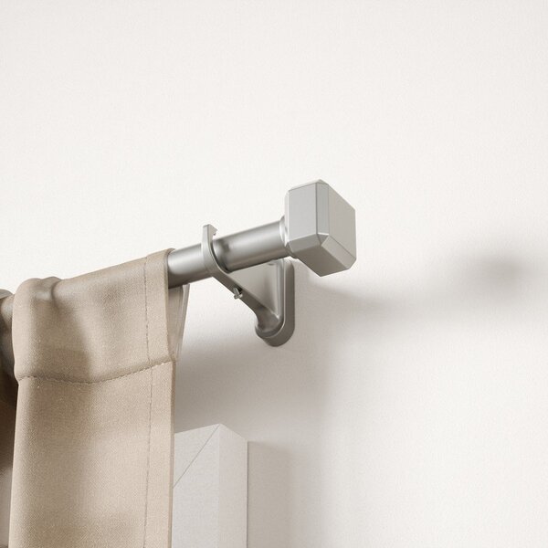 Stalowy regulowany karnisz w kolorze matowego srebra 107 - 305 cm Geo – Umbra