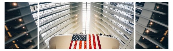 Obraz budynku z flagą USA (170x50 cm)