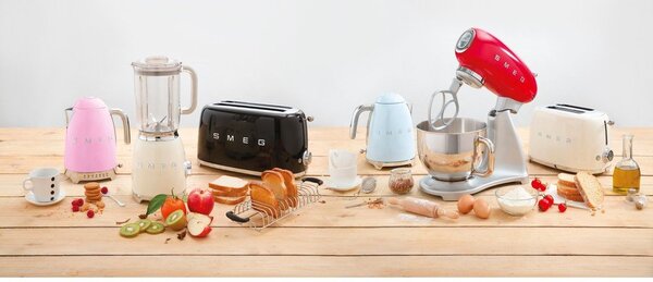 Jasnoniebieski czajnik elektryczny 1,7 l 50's Retro Style – SMEG