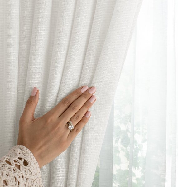 Kremowa zasłona 140x270 cm Valeta – Restilo
