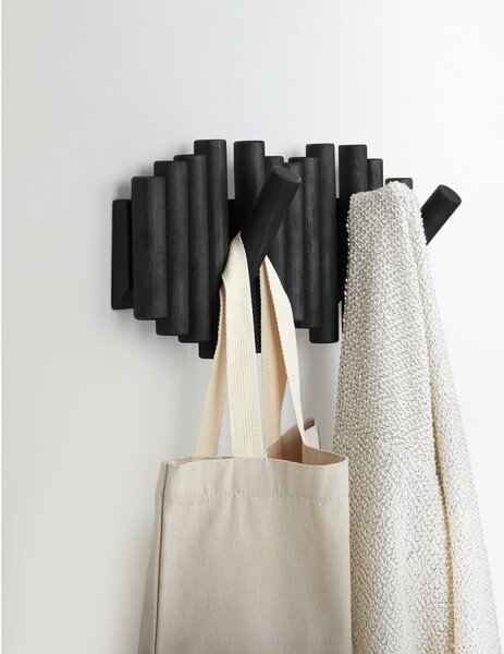 Czarny wieszak ścienny z drewna sosnowego Picket – Umbra