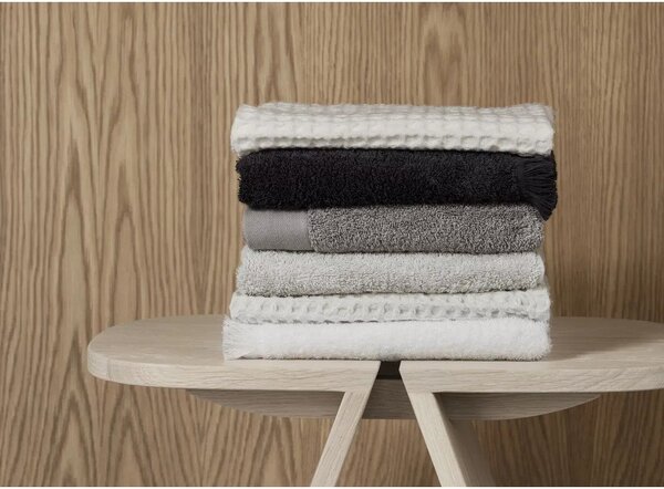 Szare ręczniki z bawełny organicznej frotte zestaw 2 szt. 30x50 cm Riva – Blomus