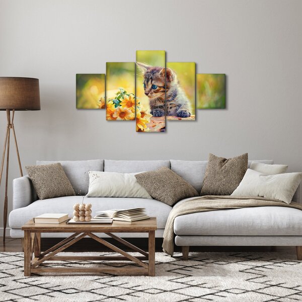 Obraz kotka patrzącego na kwiat (125x70 cm)