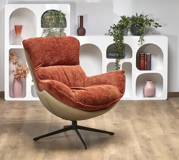 Designerski fotel z grubą poduszką cynamon | Umeblowana.com