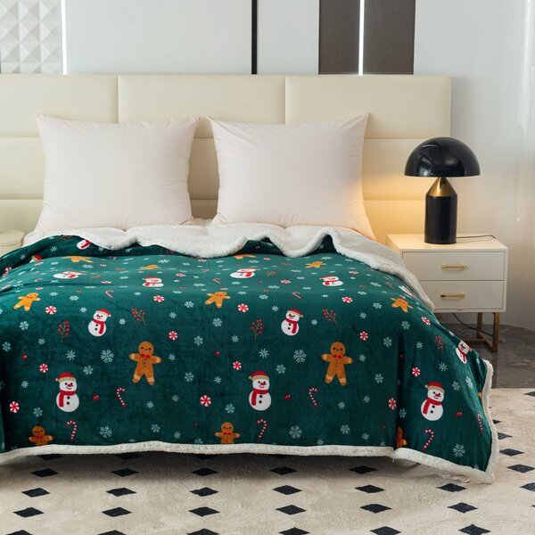 Świąteczny ciemnozielony koc z mikropluszu z barankiem SNOWMAN AND GINGERBREAD Rozmiar: 200 x 220 cm