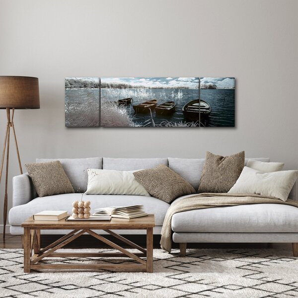 Obraz - Drewniane łodzie na jeziorze (170x50 cm)