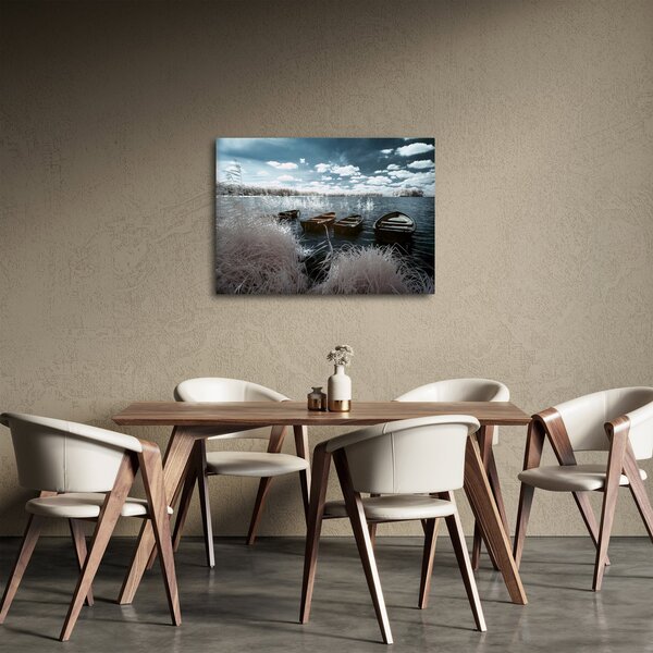 Obraz - Drewniane łodzie na jeziorze (70x50 cm)