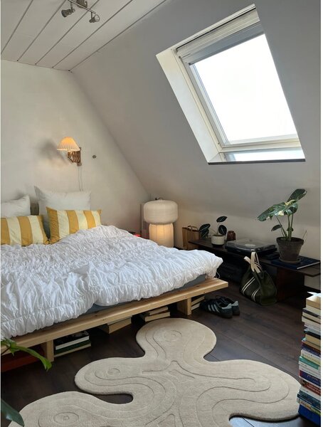 Łóżko dwuosobowe z drewna sosnowego ze stelażem 160x200 cm Japan – Karup Design