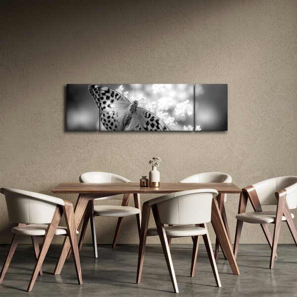 Obraz - Szczegół motyla zapylającego kwiat (170x50 cm)